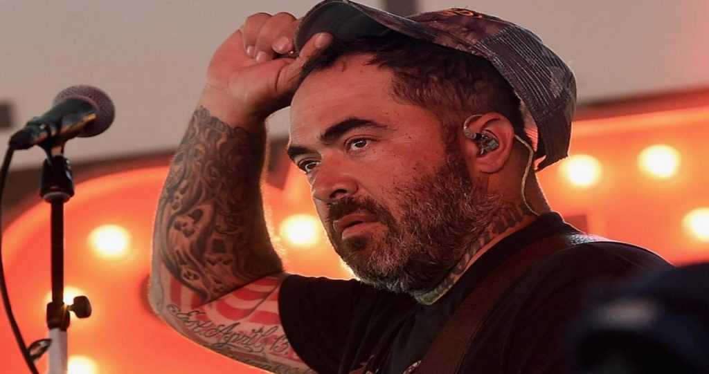 staind lead singer: The Raw Emotion and Powerful Voice of Staind's Lead Singer Aaron Lewis